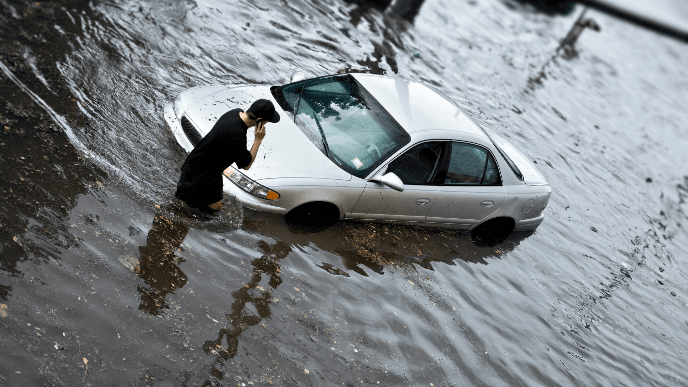 Banjir Lampung: Perawatan Mobil Terkena Banjir